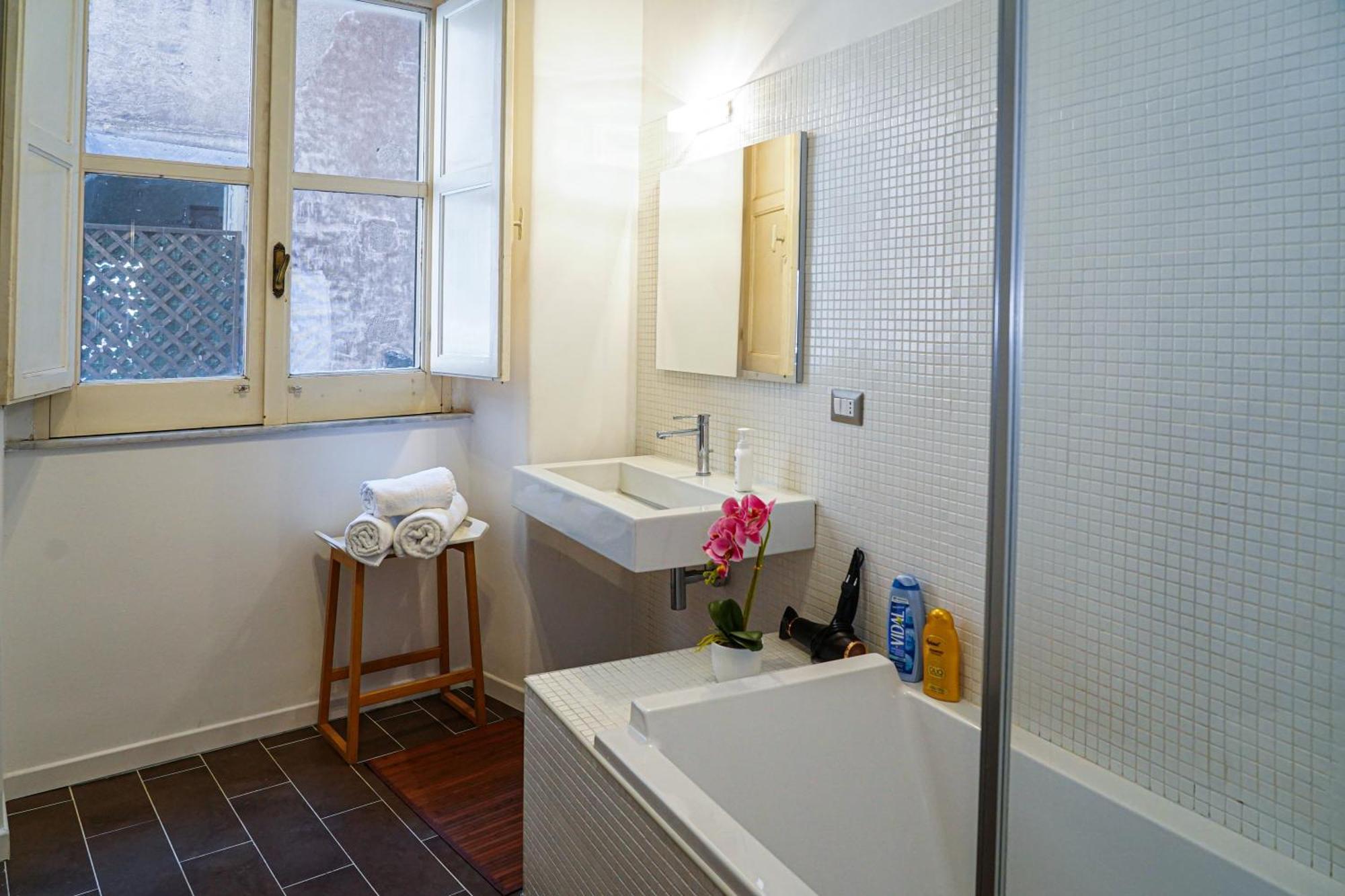La Petite Suite CTA Exterior photo